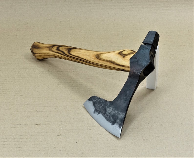 Petite Hache De Camping Tomahawk Compacte - Pour Randonnée, Bushcraft, Survie - Fabriqué Bulgarie