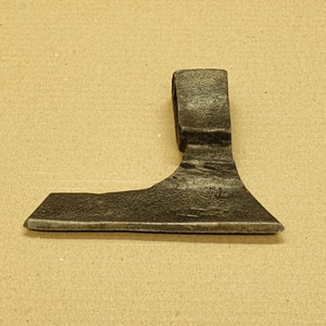 Tête de hache large hache barbue en forme d'aile d'oie forgée rare