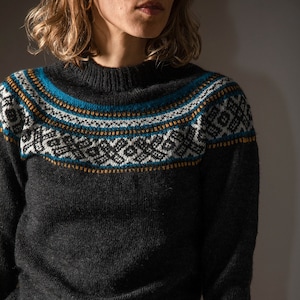 Handmade Wool pullover from 70-80s made in Iceland /warm wool sweater / vintage pullover/size S