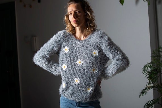 Vintage fuzzy sweater/ gray jumper/90s vintage pul