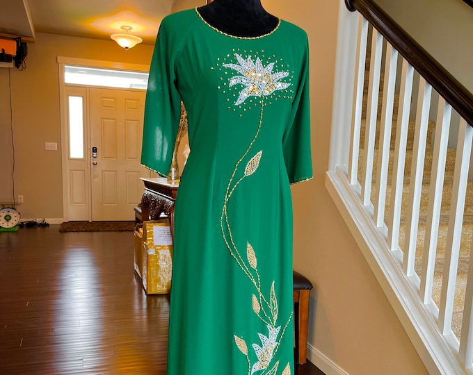 Vietnamese Ao Dai Dress, Double Layers Chiffon, Hand-beading Details in Green, Custom Size and Colors | Áo Dài Trung Niên, May Theo Số Đo