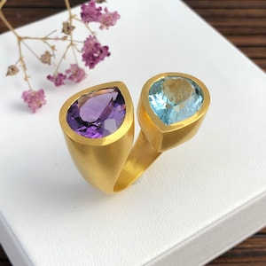 Anillo Topacio Azul Amatista Oro elaborado artesanalmente, trabajo de orfebrería de primera calidad en plata 925 baño en oro de 18kt, idea de regalo para aniversario