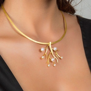 Choker with pearl pendant gold, handmade from 925 silver 18kt gold plated symbolizing mistletoe top goldsmith design