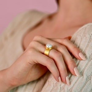 Pearl ring for every day, genuine cultured pearl, simple design made of 925 silver with 18kt gold plating, top seller