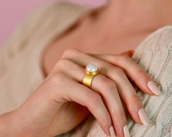 Pearl ring for every day, genuine cultured pearl, simple design made of 925 silver with 18kt gold plating, top seller