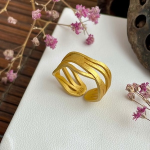 Gold ring, extraordinary goldsmith design, top jewelry gift for girlfriend, made of 925 silver, 18 carat gold-plated, made by hand