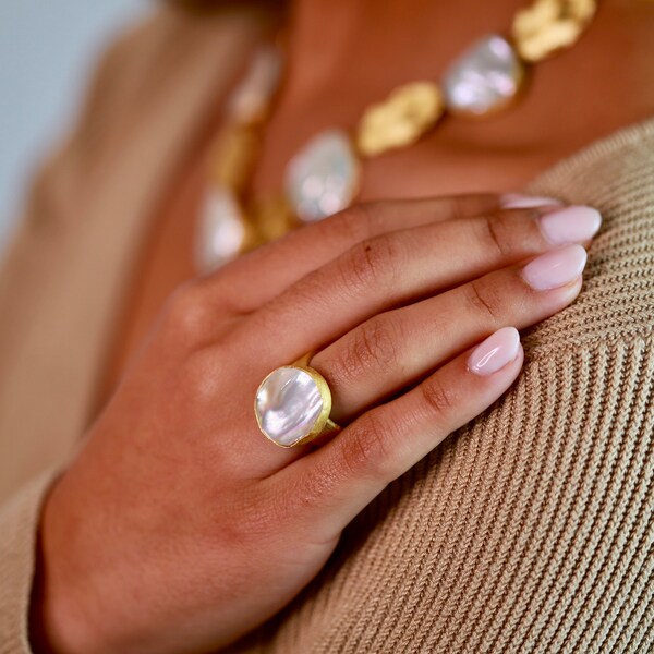 Bague perle dorée faite main, véritable perle baroque, chaque bague est unique