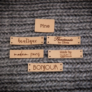 Etiquettes à coudre personnalisées. Belles étiquettes à tricoter végétaliennes personnalisées, étiquettes de produit, cuir alcantara. image 6