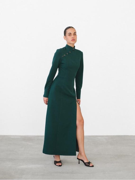modest dark green dress Keya Emerald Green Satin Ring Buckle Modest Dress – House Of Haniya main image 1