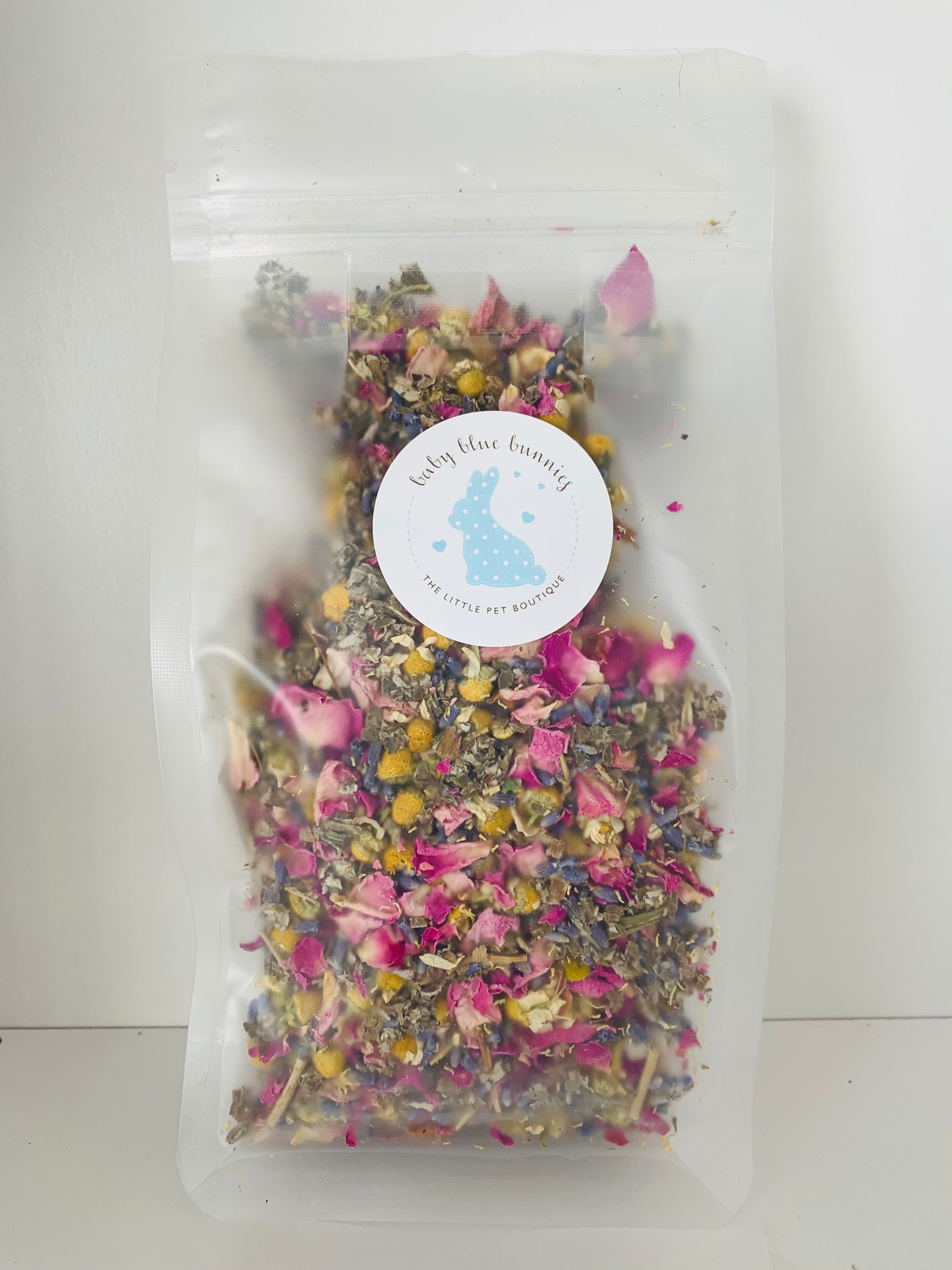 Chamomile Kiss Floral Forage, Healthy Treats for Rabbits & Guinea Pigs