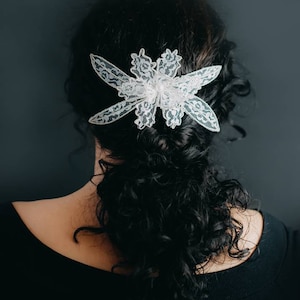 Lace Flower Bridal Comb: Silver Thread & Pearl Hair Accessory