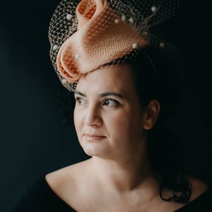 Sculpted Parisisal Straw Fascinator: Kentucky Derby Hat with Veil