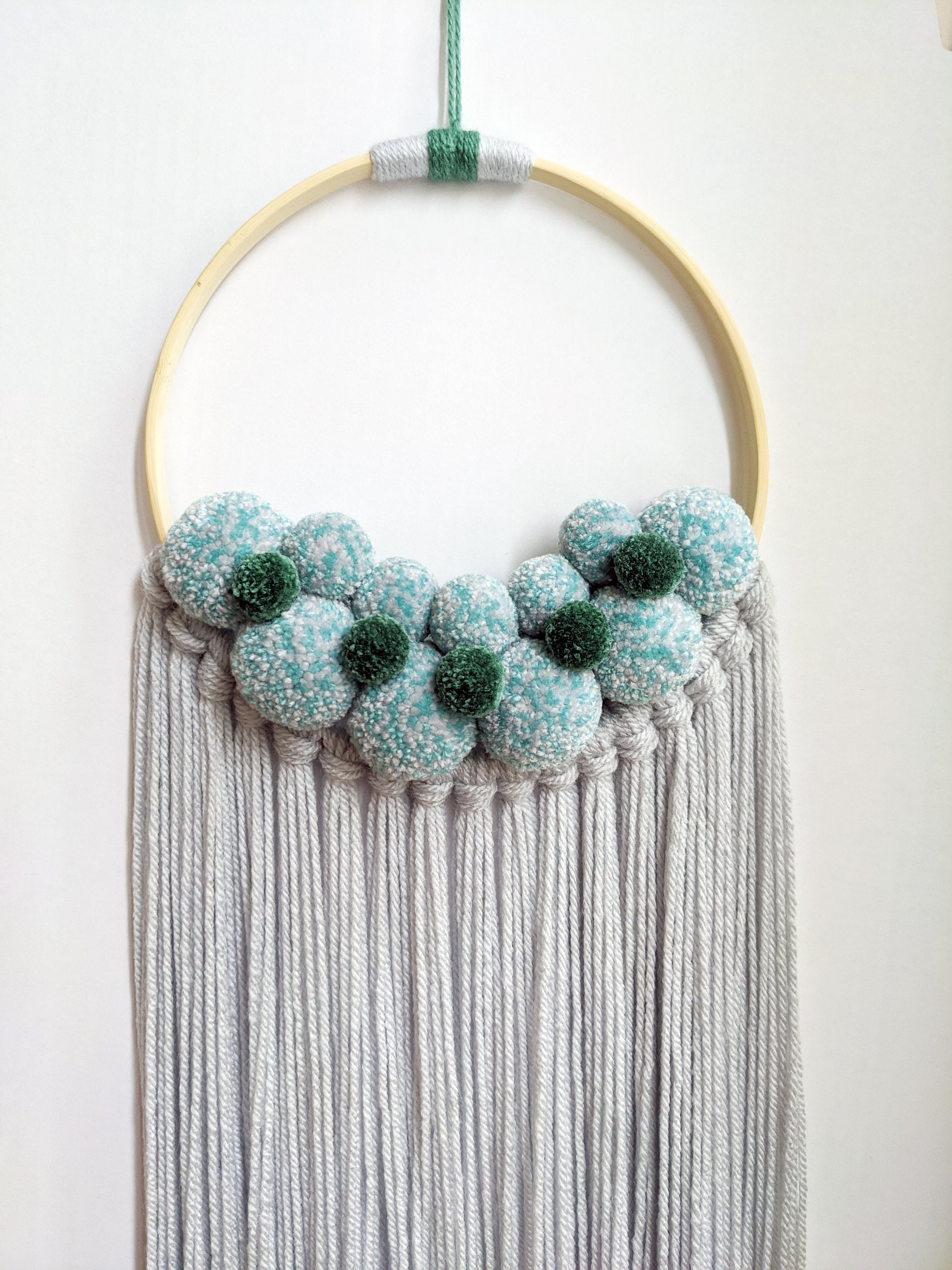 Sarcelle, Menthe et Gris Moucheté Grand Mur de Pom Suspendu - Fait sur Commande