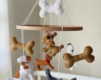 Giostrina per neonati a forma di cane in feltro, decorazione per culla a tema cucciolo, giocattolo fatto a mano a tema animali domestici