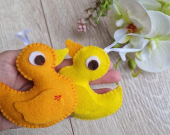 フェルト製のアヒルの飾り（手作り、春の室内装飾） - Etsy 日本