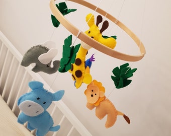 Safari baby mobile - Nursery decor - Jungle Crib Mobile - Gender neutral baby gift - baby mobile boy - Newborn present - nursery mobile boy