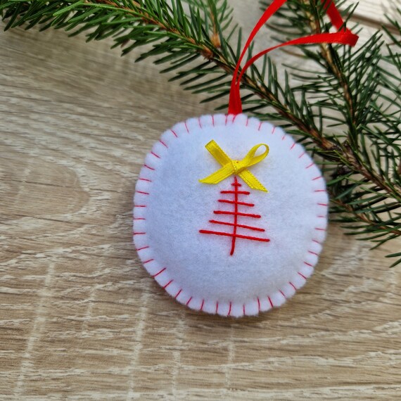 Toppa ricamata con albero di Natale rosso, stampata, da stirare/cucire, per zaini, vestiti, jeans, giacche, calze, veicolo antico - Italia