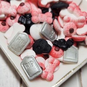 Halloween Mixed Cabochons - Flatback Resin - Kawaii Cabochon - Halloween Charms - Slime Charm