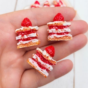 Strawberry Cake Cabochons - Flatback Resin - Kawaii Cabochon - Food Cabochons - Fake Food - Strawberry Cake Charm