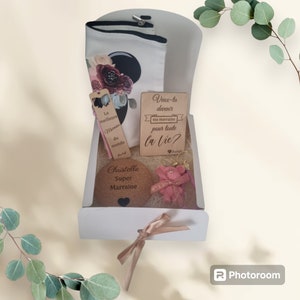 Coffret cadeau marraine à composer et personnaliser. Cadeau à offrir pour demande marraine ou lors du baptême. Divers coffrets possibles