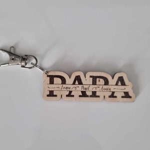 Porte clé bois personnalisé pour Papa. Cadeau original avec les prénoms des  enfants, idéal pour fête des pères, anniversaire, Noël