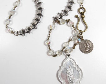 Handgemaakte religieuze boekenketting en kristallen enorme aluminium medaille Shepard Hook-ketting