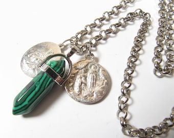 Handgemaakte Vintage religieuze charme cluster verzilverde medailles Malachiet punt