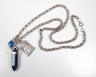 Handgemaakte Vintage religieuze charme cluster verzilverde medailles blauwe Lapis punt
