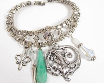 Handgemaakte strass bedelarmband vintage art nouveau-stijl Lady Face Fleur De Lis Assemblage