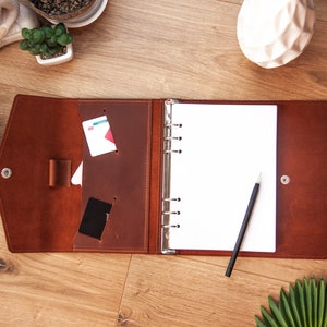 Carpeta de cuero con monograma, Carpeta de cuero de 6 anillas, Tapa de carpeta personalizada, Carpeta portafolios de cuero, Carpeta para papel, Carpeta personalizada de 3 anillas
