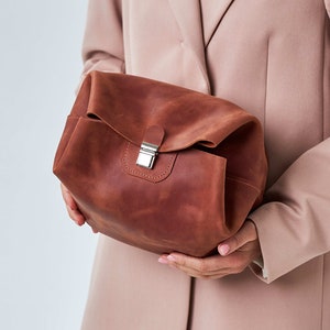 Borsa da toilette in pelle di grandi dimensioni, Borsa per il trucco in pelle personalizzata, Pochette per cosmetici personalizzata, Organizer per il trucco da viaggio, Pochette per il trucco fatta a mano, Astuccio per cosmetici
