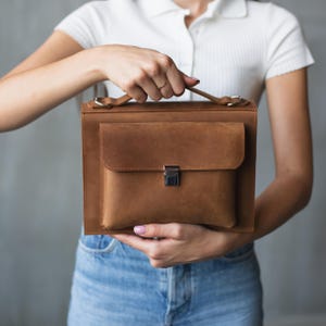 Custodia per Bibbia in pelle fatta a mano, custodia per Bibbia, regalo per la mamma, custodia per Bibbia con manici, borsa per Bibbia monogrammata, porta Bibbia in pelle