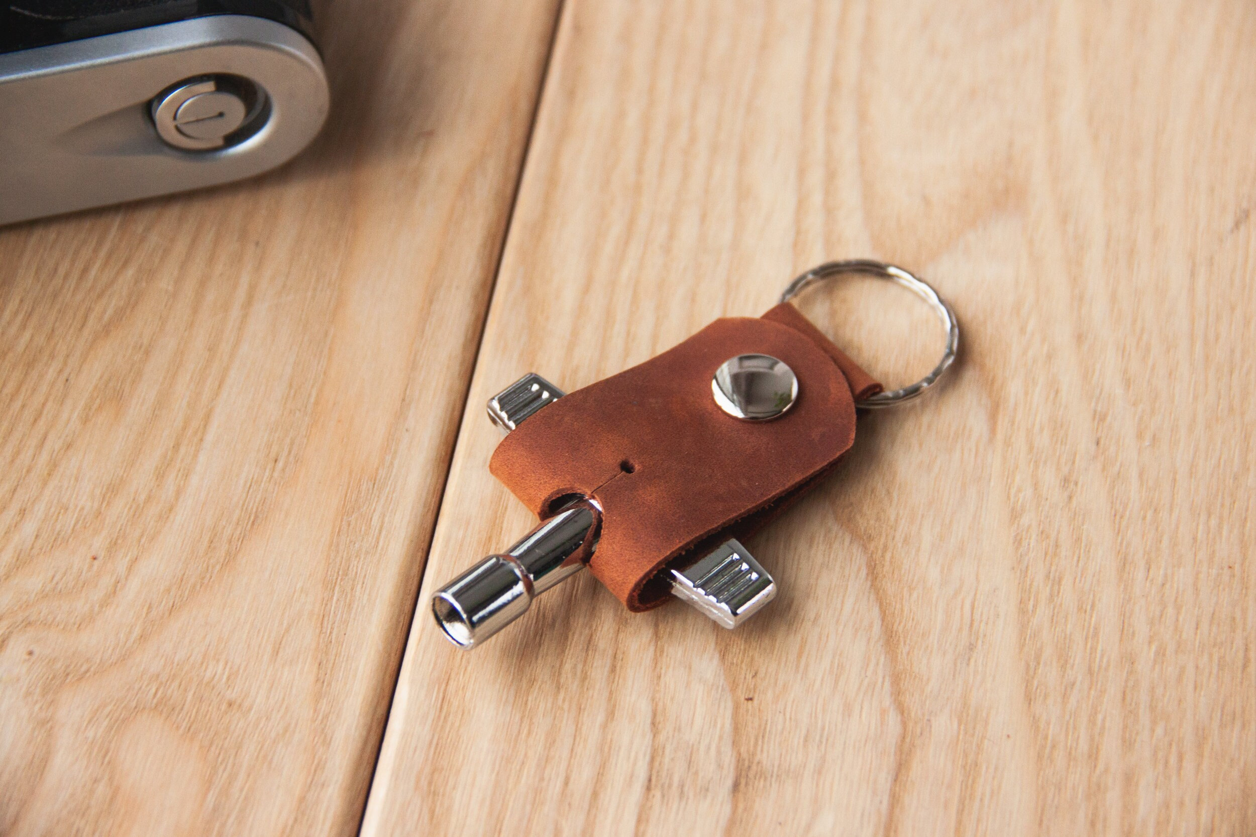 Personalised drum key holder,Leather drum key keychain,Drum key chain,Drum key bag,Drum key case,Leather drumstick keychain,Music key fob