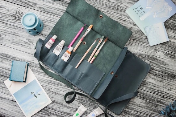 Personalized leather artist roll,Leather paint brush holder,Paint brush roll up holder,Paint brush roll case,Artist case,Brush organizer