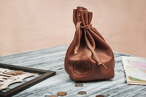 Sac à Dés En Cuir – 9 X 10 Cm – Cordon Coulissant – Multifonction – Rangement Pièces, Bijoux, Clés