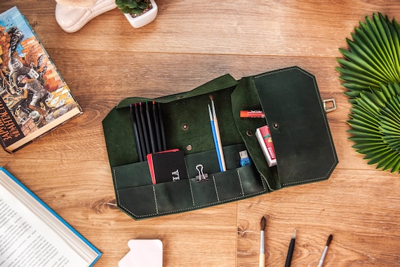 Leather pencil roll case, Leather paint brush case, Personalized pencil case, Leather artist rolls, Customized pencil case, Pencil roll up