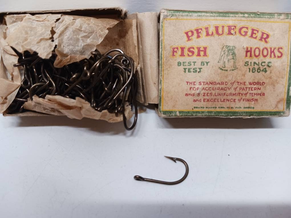Pflueger Vintage Box of Fish Hooks 100 Size 1/0 Hooks With Bronze