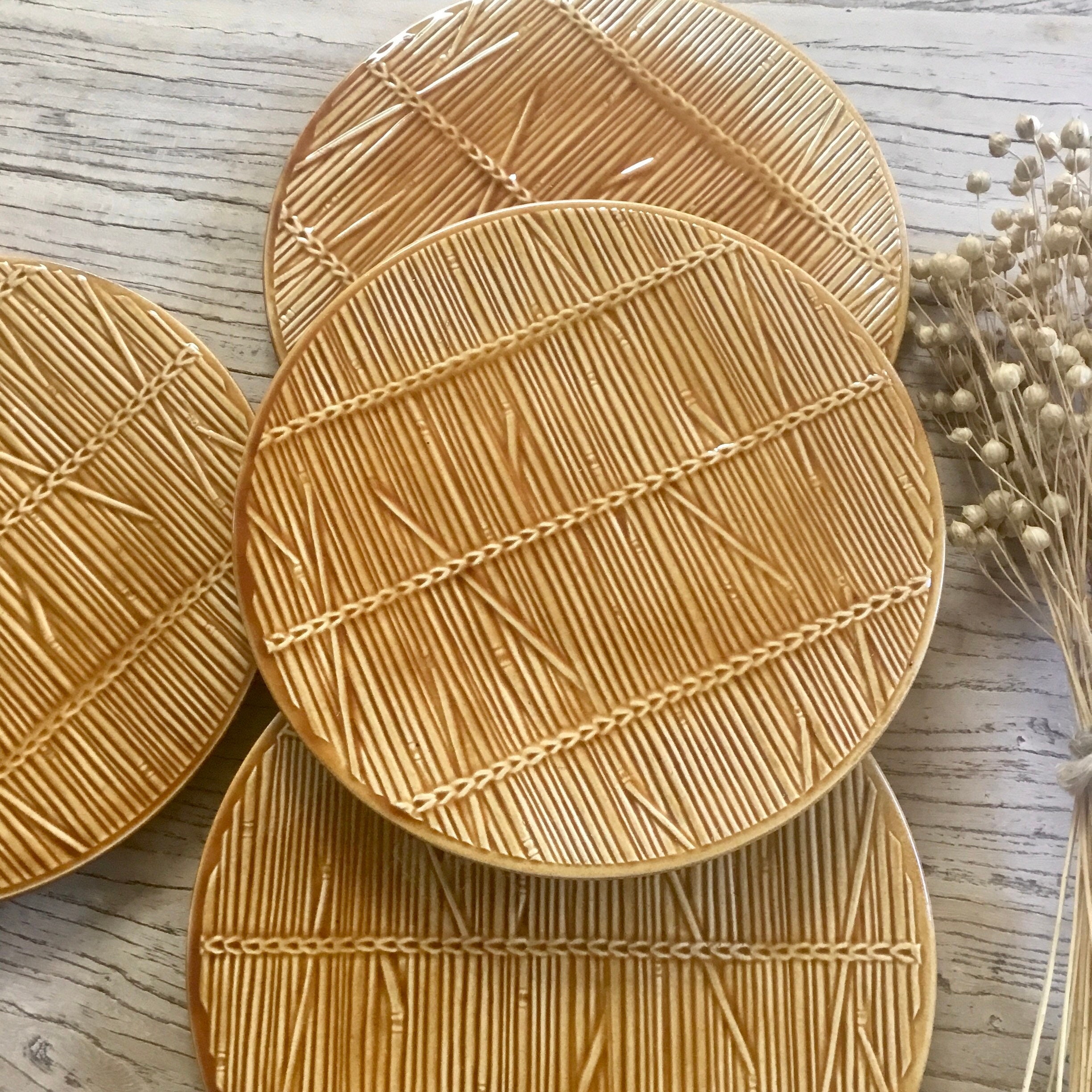 8 Assiettes à Fromage Gien France Vintage