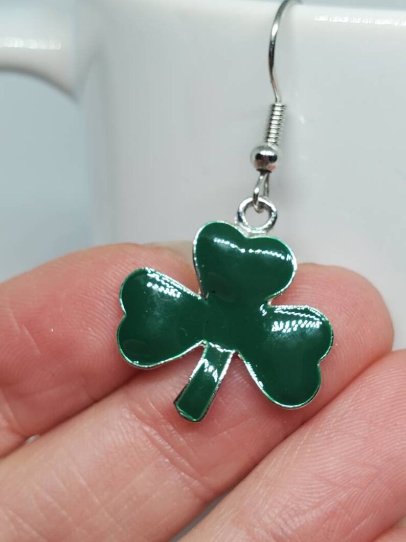 Clover Charm Earrings Patrick S Day Earrings Shamrock Earrings St St Patrick S Day Jewelry Clover Jewelry Home Living Jewelry Storage Vadel Com