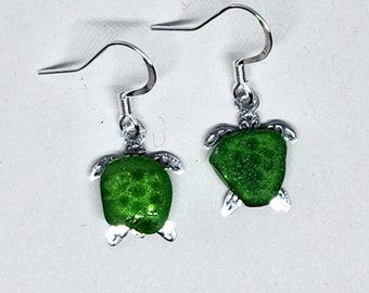 Seaglass Turtle Earrings, seaglass jewelry, Turtle Jewelry, Turtle earrings, Sea Glass Earrings