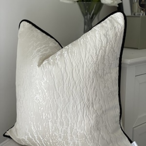 Luxury White Cream Ivory High Quality Modern Handmade Cushion Cover Pillow Sham With Black Velvet Piping