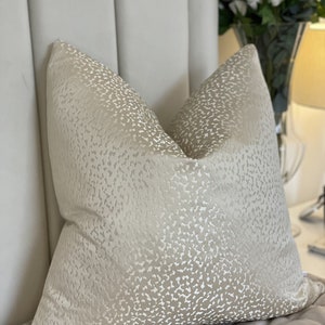 Luxury Cream Gold Vanilla Marbled High Quality Modern Handmade Cushion Cover