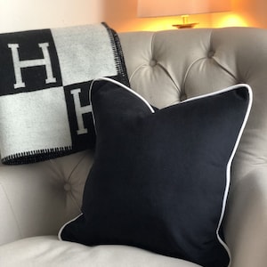 Luxury Black Velvet With White Piping High Quality Modern Handmade Cushion Cover