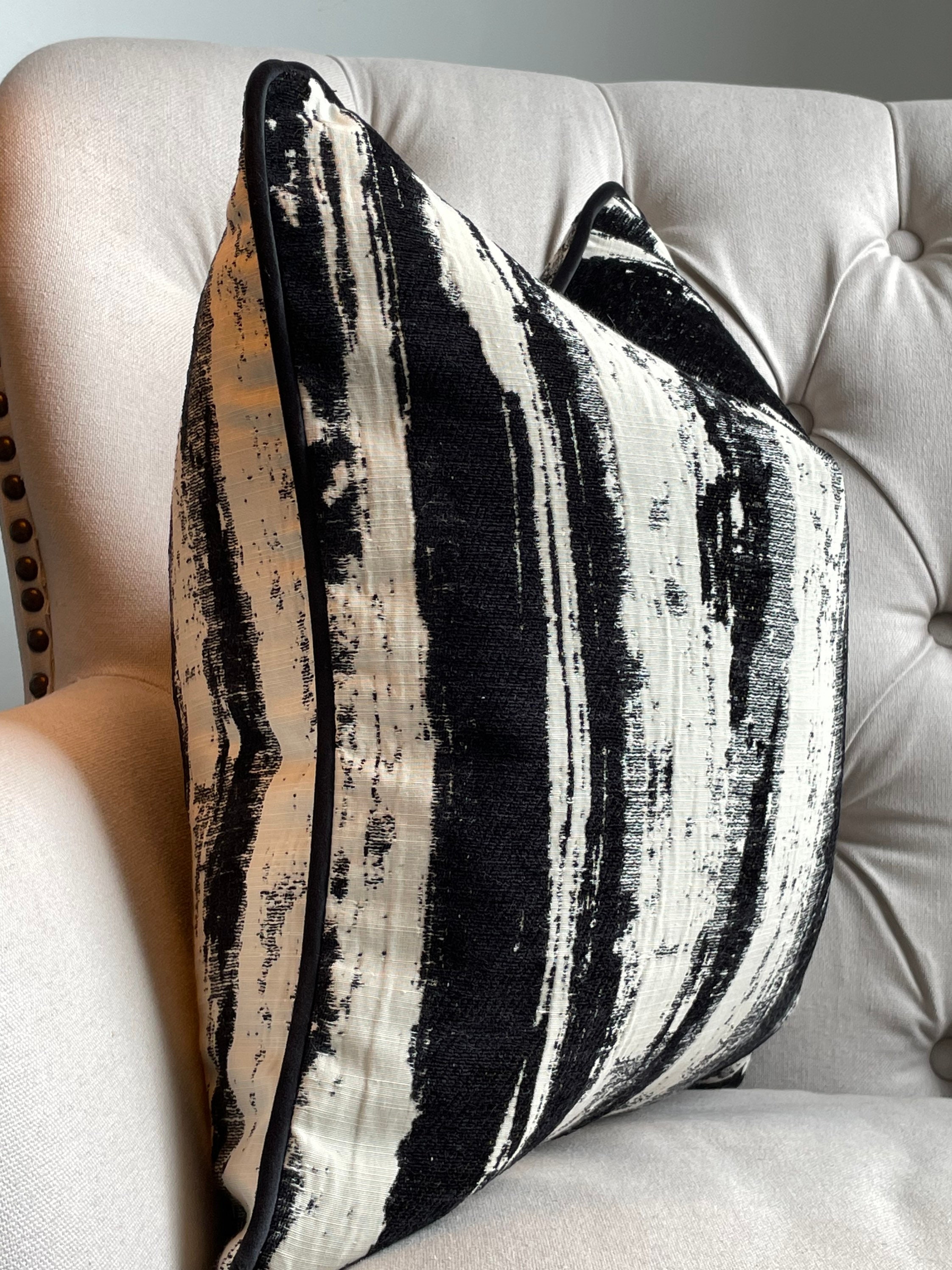 Luxury Black Cream White Abstract Monochrome High Quality Modern Handmade Cushion Cover With Piping Etsy Denmark