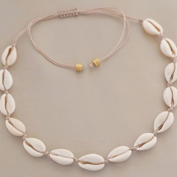 Collana di conchiglie, collana di conchiglie di ciprea, girocollo di conchiglie naturali reali, gioielli estivi Boho, regolabile, matrimonio sulla spiaggia, collana di conchiglie beige