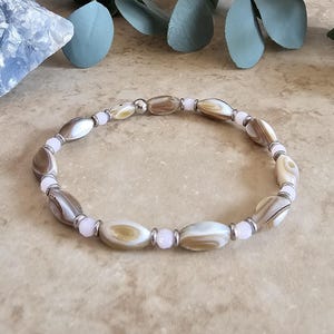 Natural Seashell Bracelet, Beaded Shell Stretch Bracelet with Pink Beads, Coastal Jewelry, Beachy Bracelet, Shell Jewelry