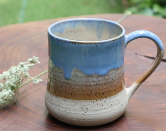 Ręcznie robiony kubek do kawy z kamionki: toczony na kole ceramicznym, 300 ml