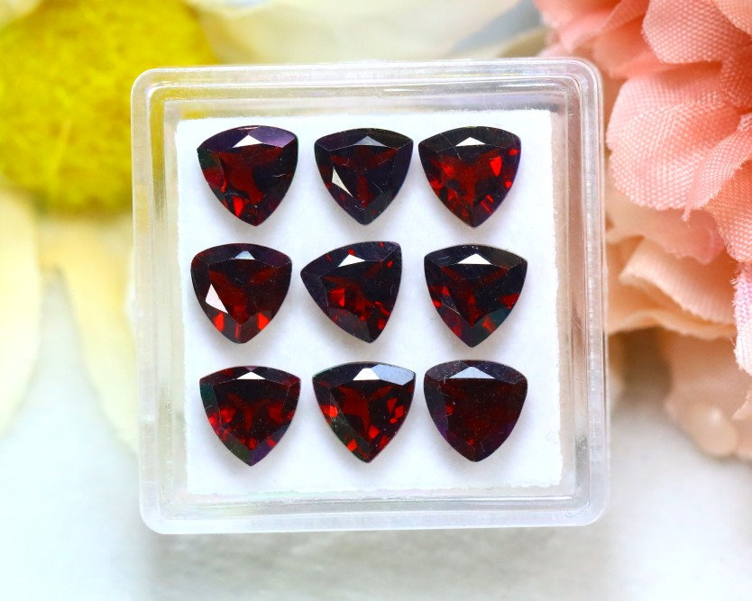 Almandine 8.00ct 9pcs Natural Vivid Blood Red Almandine Garnet