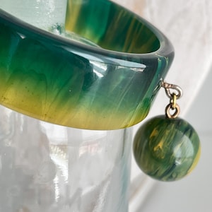 Vintage Art Deco Green Ombre Bakelite Bangle Bracelet