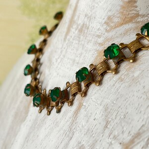 Delicate Antique Gold Tone Victorian Emerald Rhinestone Collar Necklace 1910s image 5